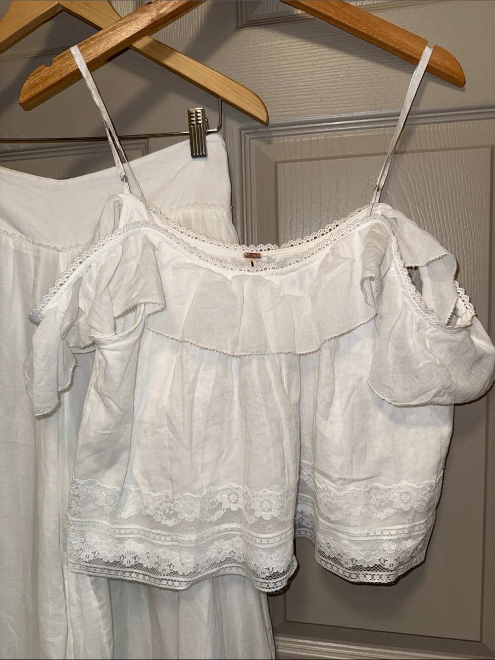 Free People field of roses set - Picture 7 of 12